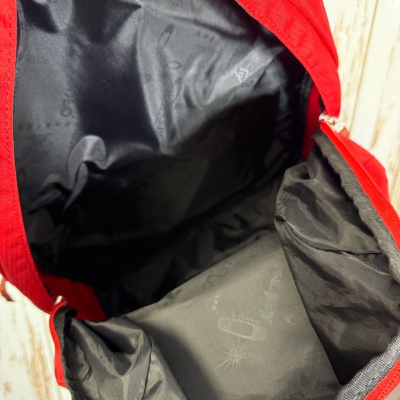Oakley Works Pack 35L. Men's Backpack in Red and Black. Excellent condition! - Picture 9 of 11